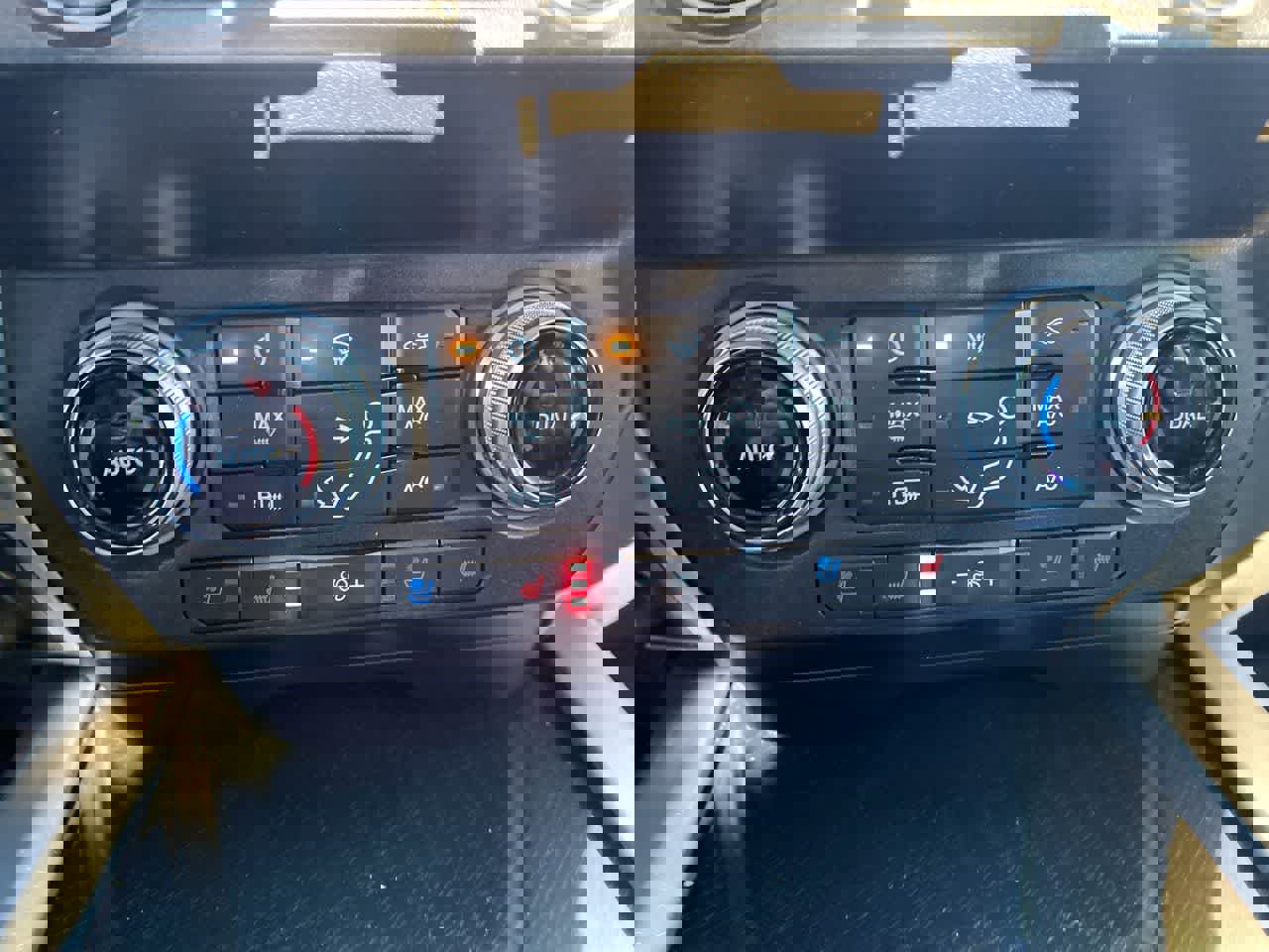 Used 2020 Ford F350 Platinum image 19