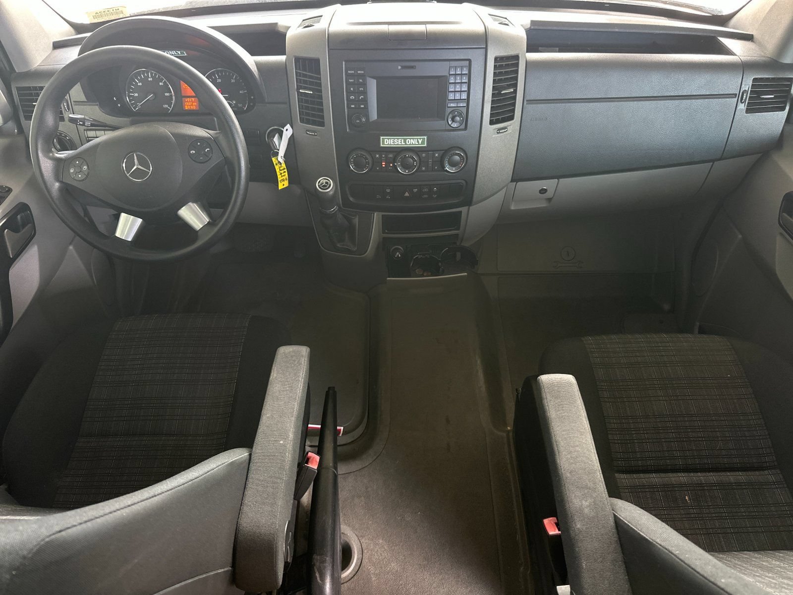 Used 2015 Mercedes-Benz Sprinter 2500 image 12