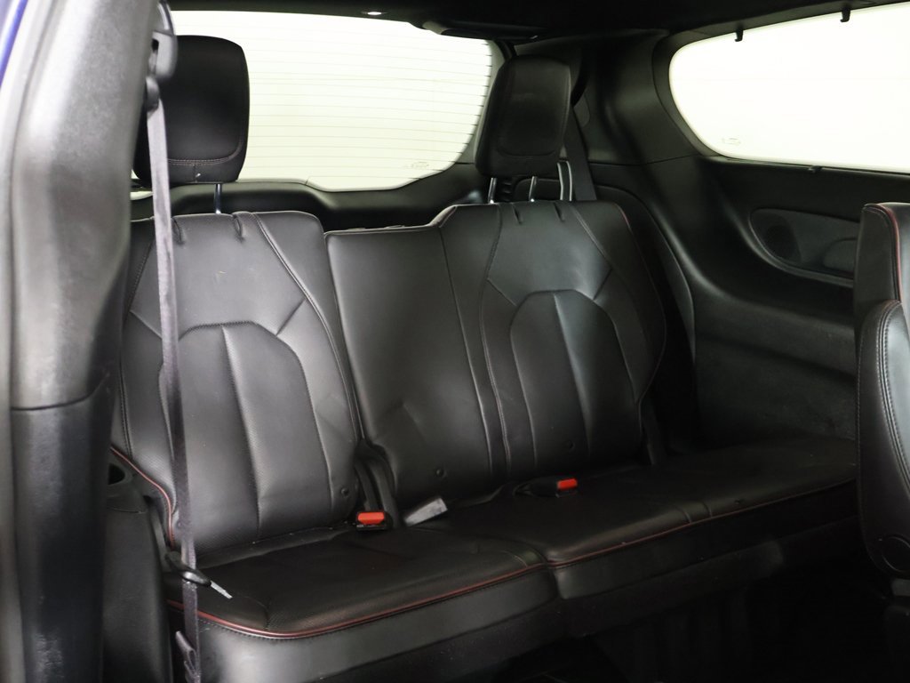 Used 2020 Chrysler Pacifica Limited image 32
