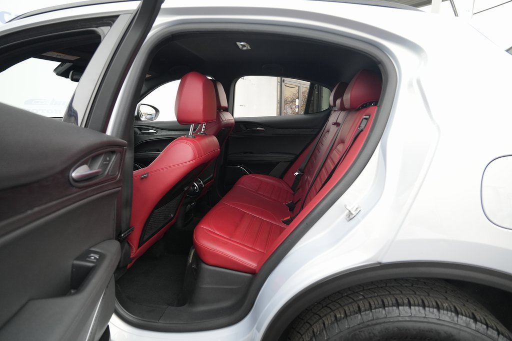 Used 2022 Alfa Romeo Stelvio Sprint image 19