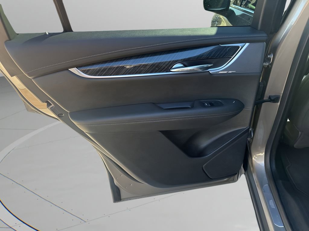 Used 2022 Cadillac XT6 Premium Luxury image 17