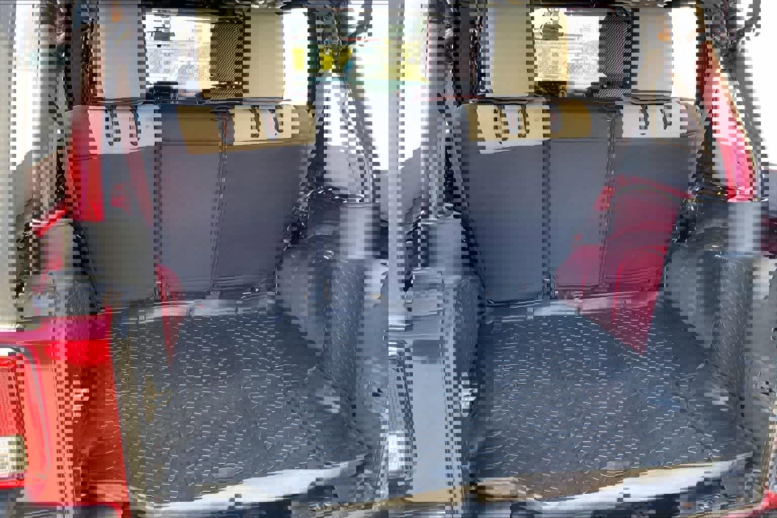 Used 2012 Jeep Wrangler Unlimited Sport w/ Connectivity Group AWD/4WD image 18