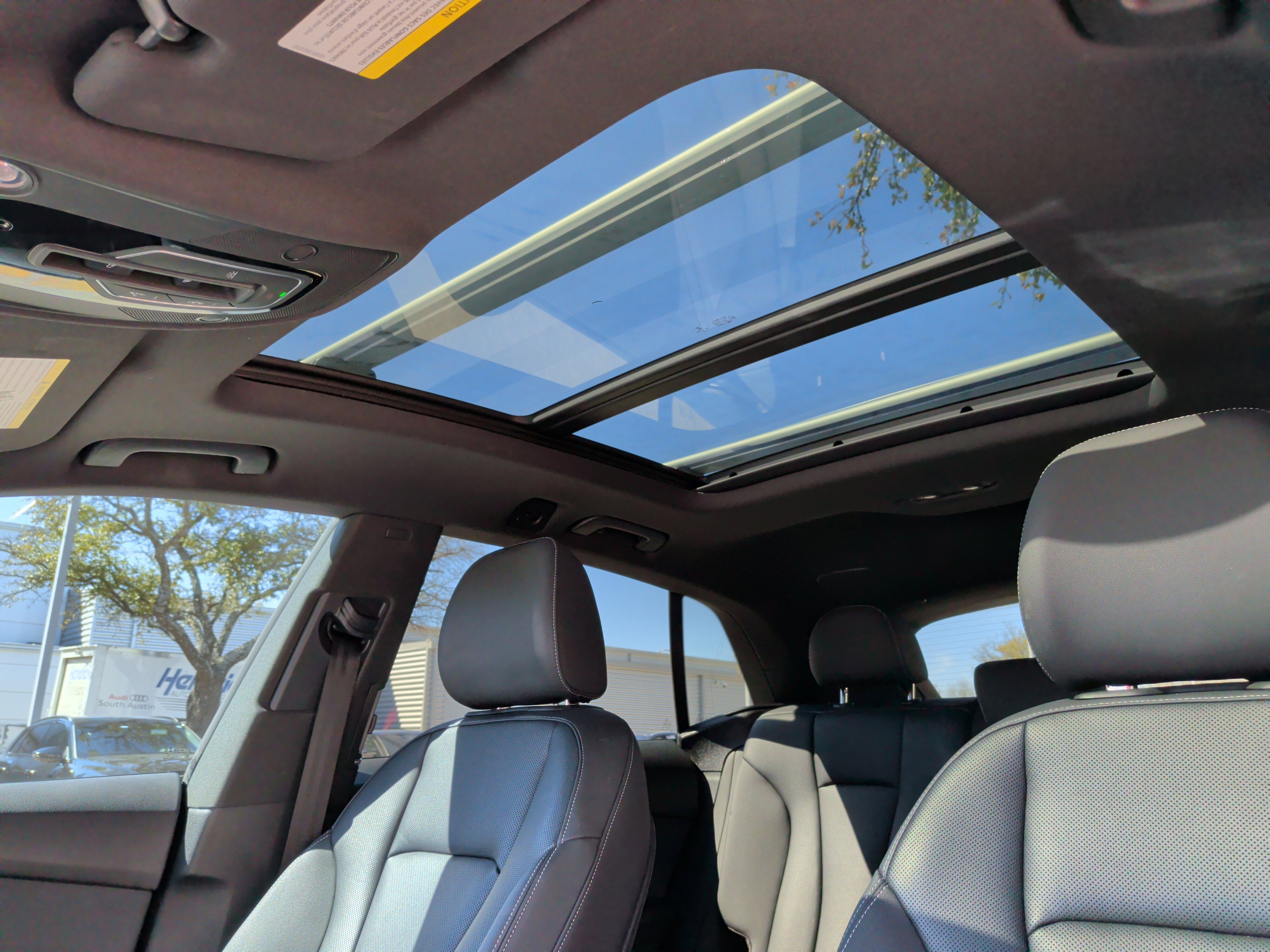 Used 2019 Audi Q8 Premium Plus w/ Premium Plus image 27