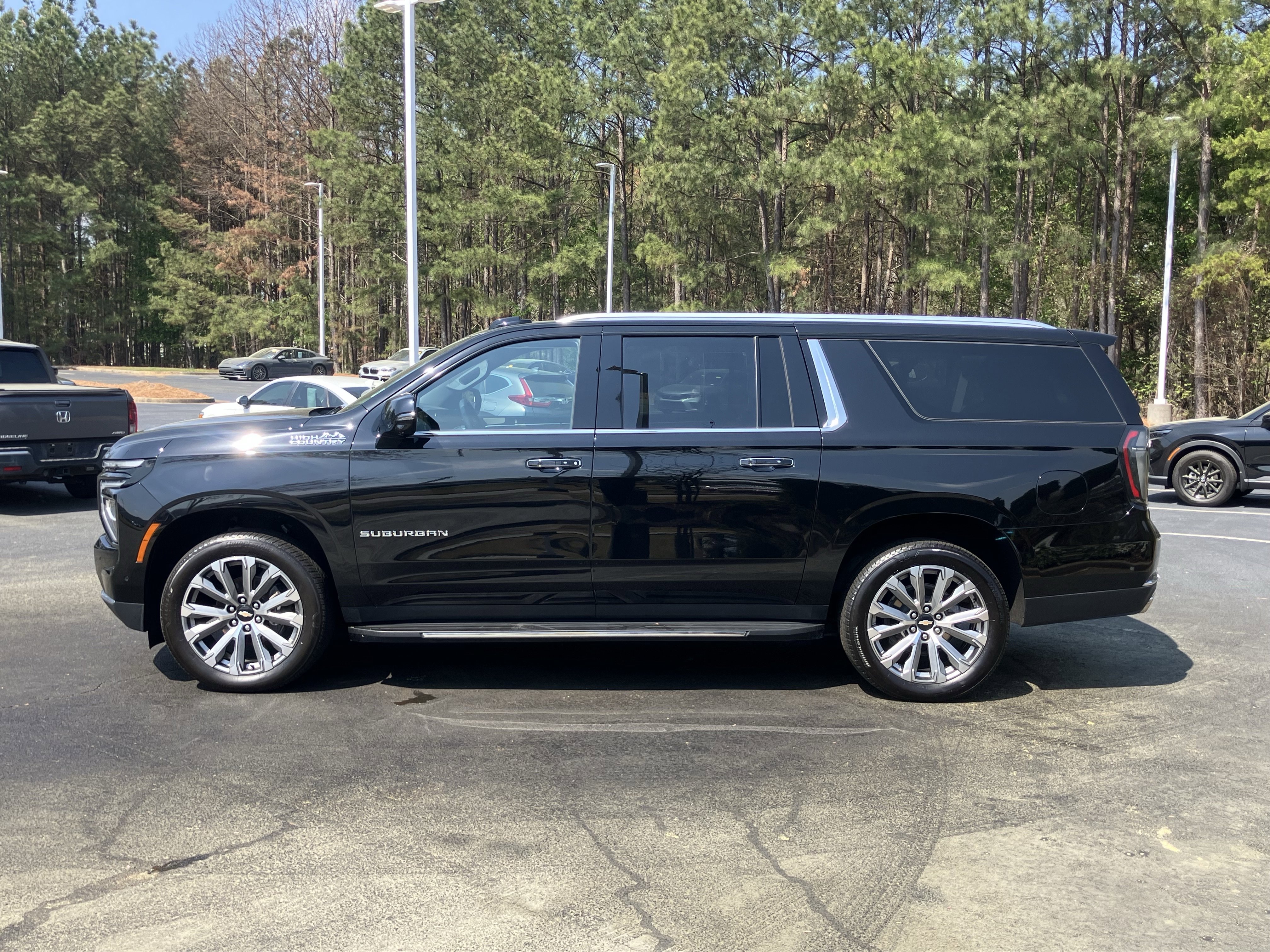 Used 2025 Chevrolet Suburban High Country w/ Sun And Tow Package image 7