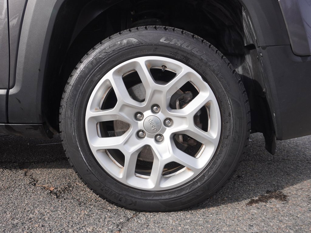 Used 2018 Jeep Renegade Latitude image 16