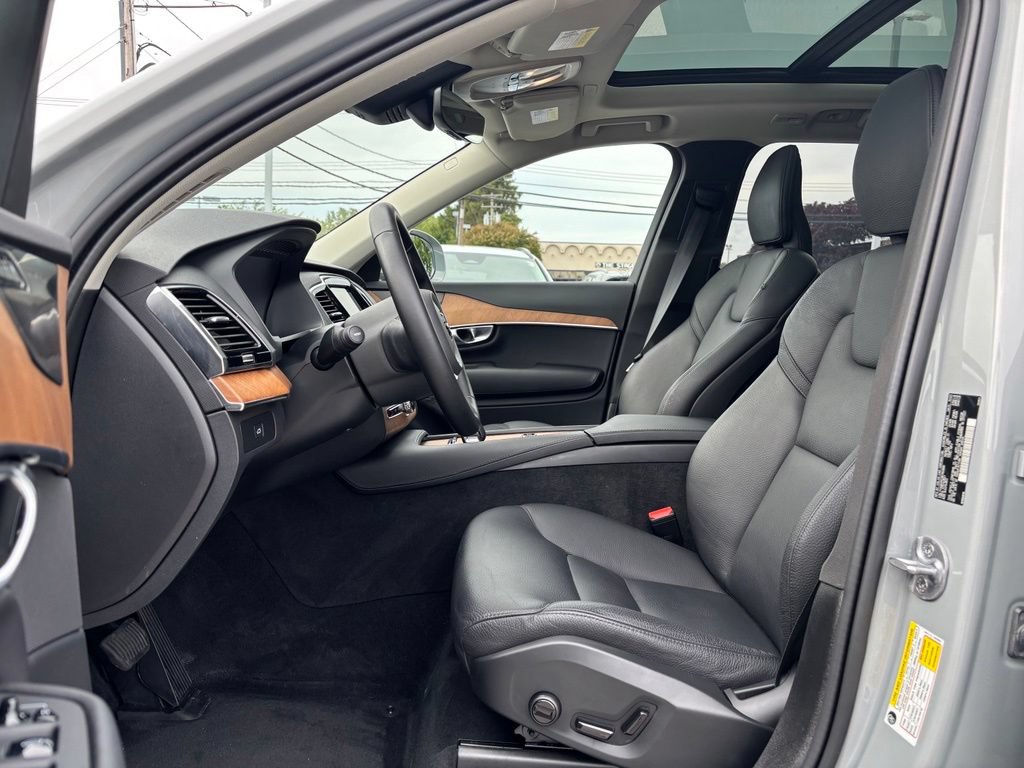 Used 2024 Volvo XC90 B6 Plus AWD/4WD image 19