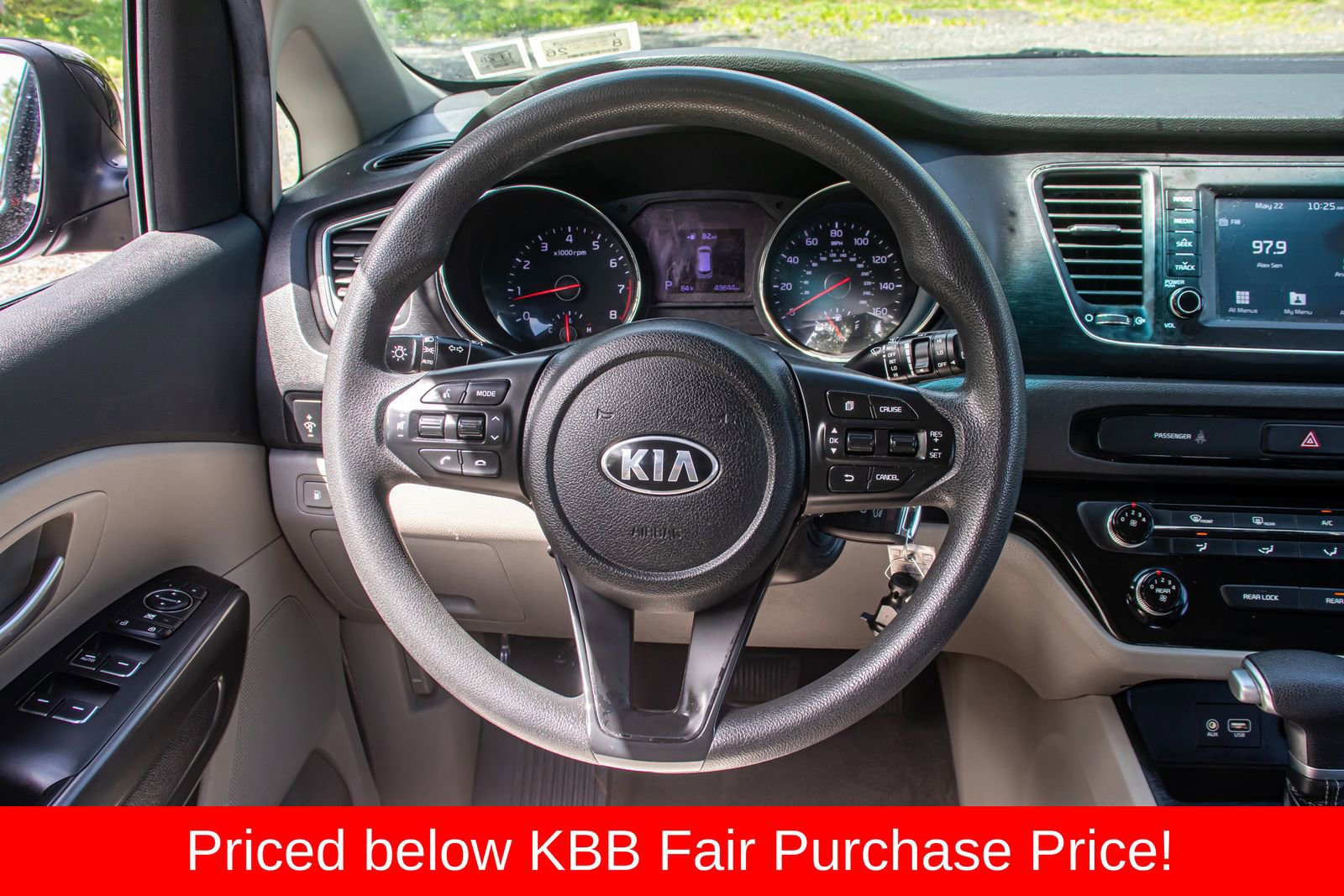 Used 2020 Kia Sedona L FWD image 18