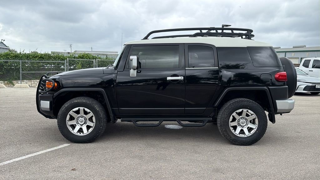 Used 2014 Toyota FJ Cruiser 4WD w/ Convenience Package image 10