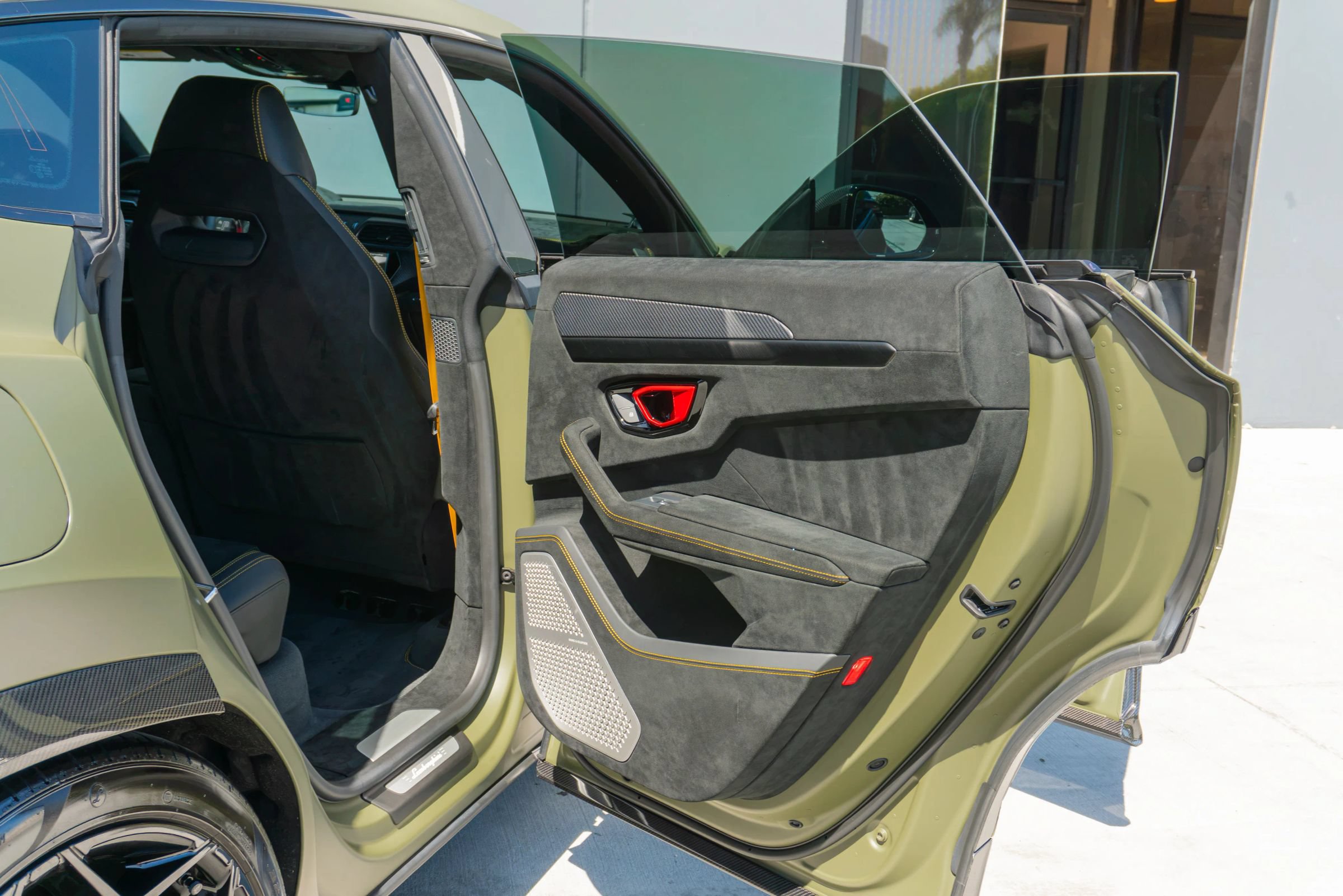 Used 2024 Lamborghini Urus Performante AWD/4WD image 57