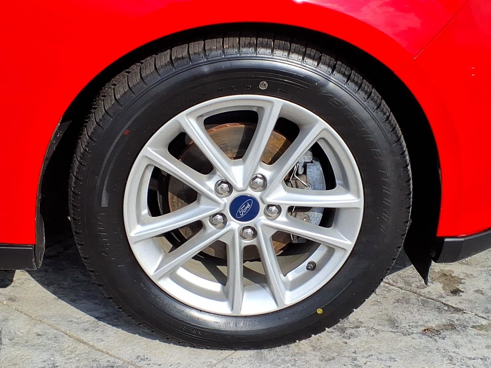 Used 2016 Ford Focus SE image 6