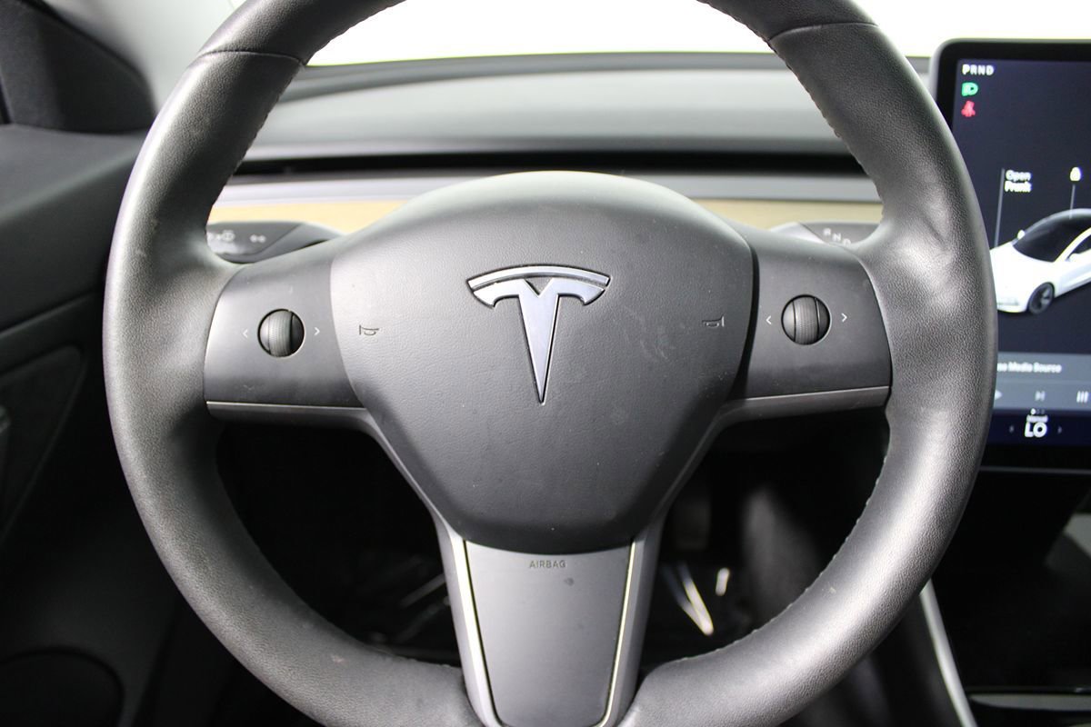 Used 2020 Tesla Model 3 Standard Range Plus RWD image 12