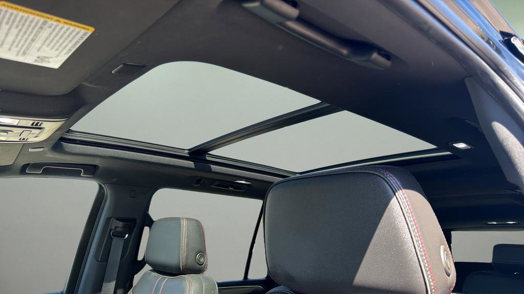 Used 2023 Chevrolet Suburban RST w/ Luxury Package image 12