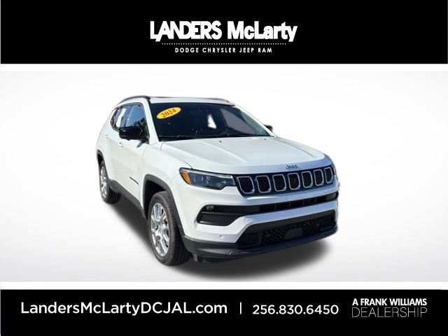 Used 2024 Jeep Compass Latitude w/ Sun and Sound Group