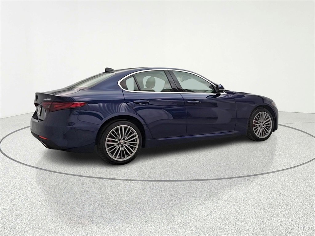 Used 2018 Alfa Romeo Giulia Ti w/ Quick Order Package 22X Lusso image 8