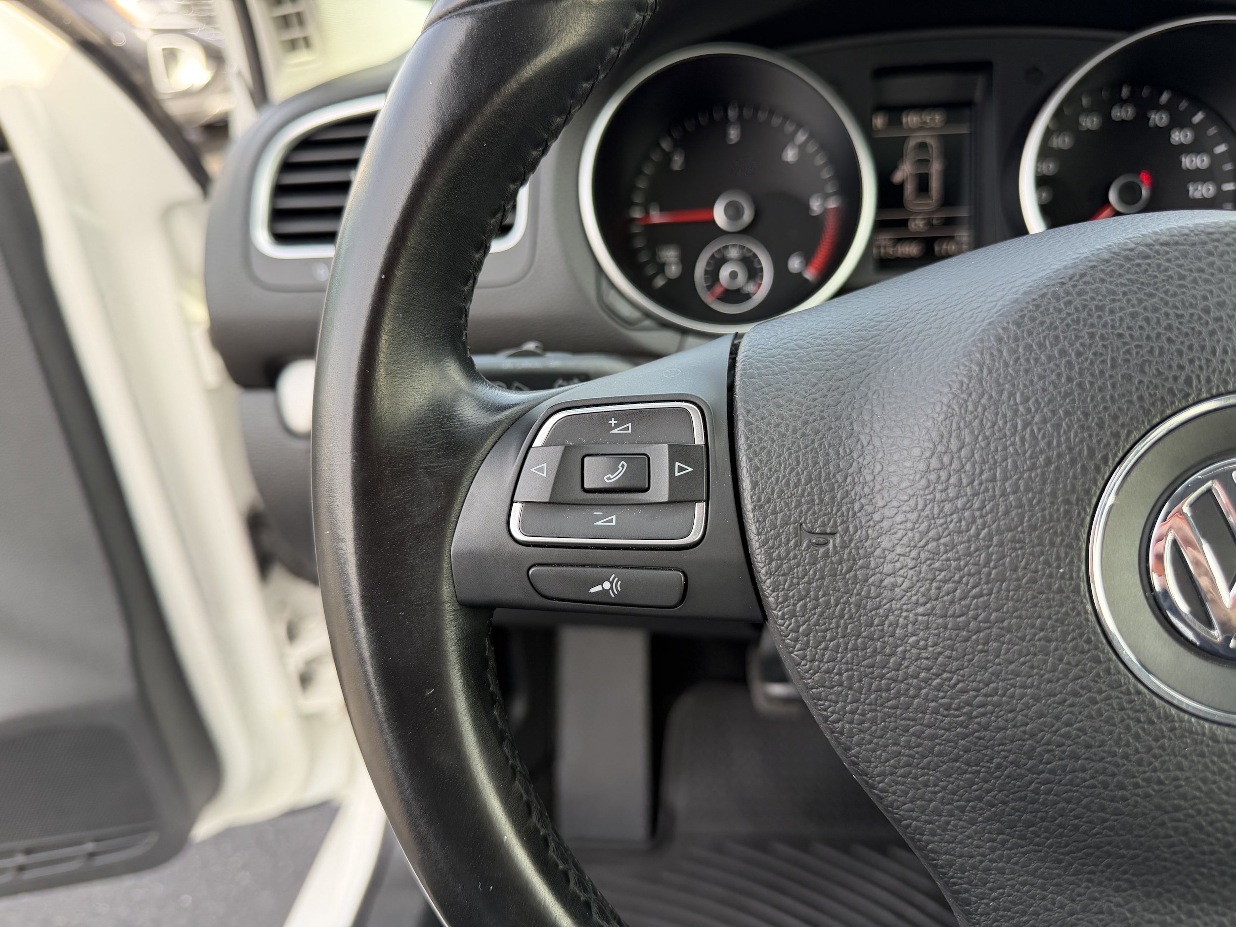 Used 2012 Volkswagen Golf TDI FWD image 14