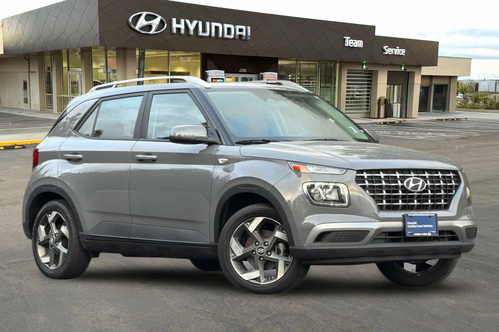 Certified 2023 Hyundai Venue SEL image 2