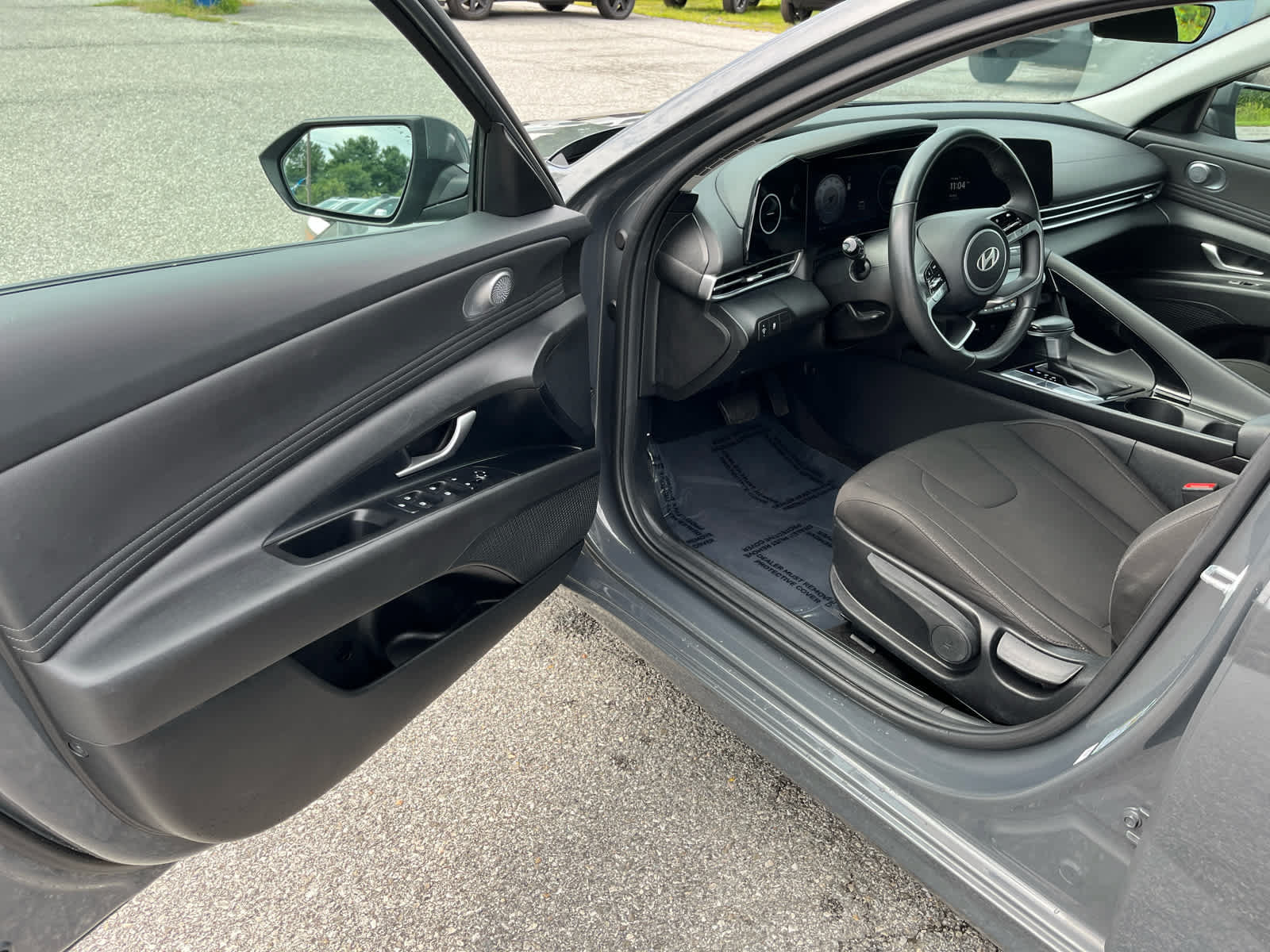 Used 2025 Hyundai Elantra SEL FWD image 10