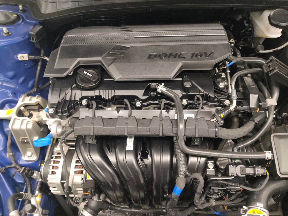 Used 2025 Hyundai Elantra SE FWD image 30