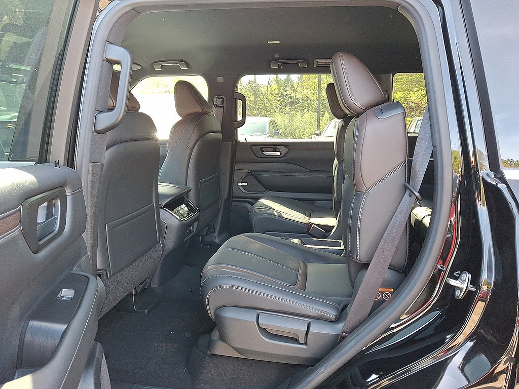New 2026 Nissan Armada SL w/ Captain's Chari Seat Package AWD/4WD image 5