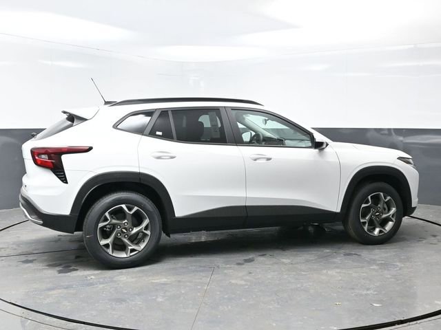 New 2026 Chevrolet Trax LT w/ Driver Confidence Package image 2