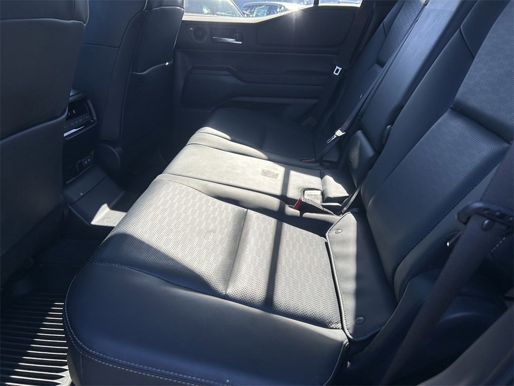 Used 2024 Toyota Land Cruiser image 18