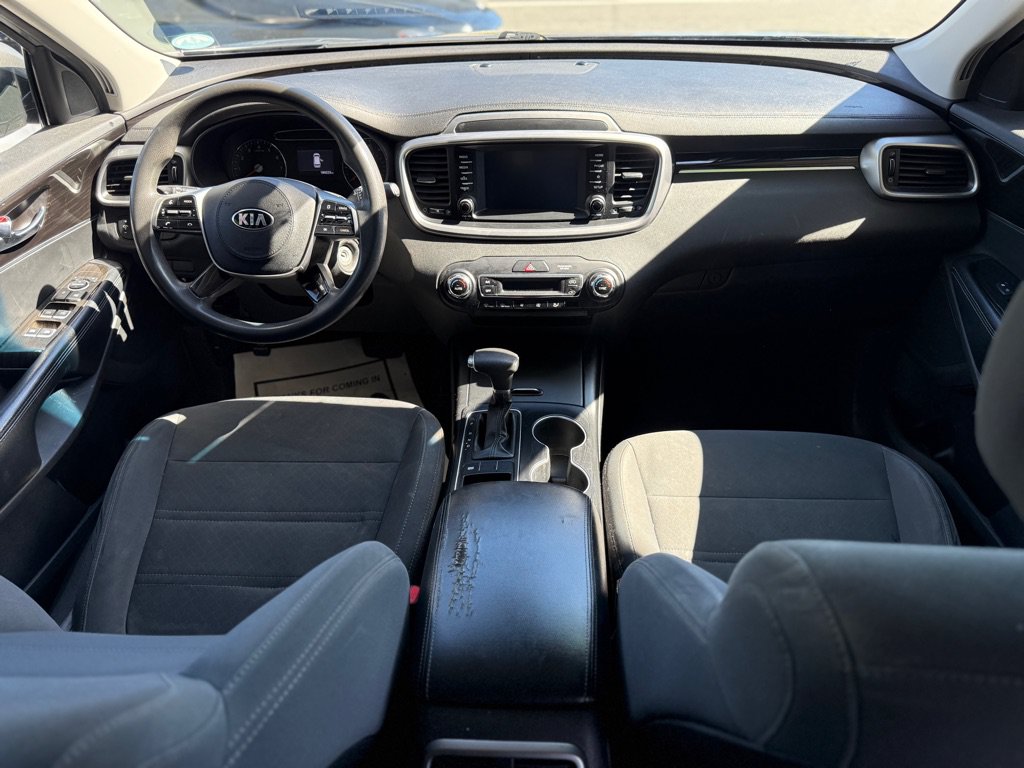 Used 2019 Kia Sorento FWD V6 image 6