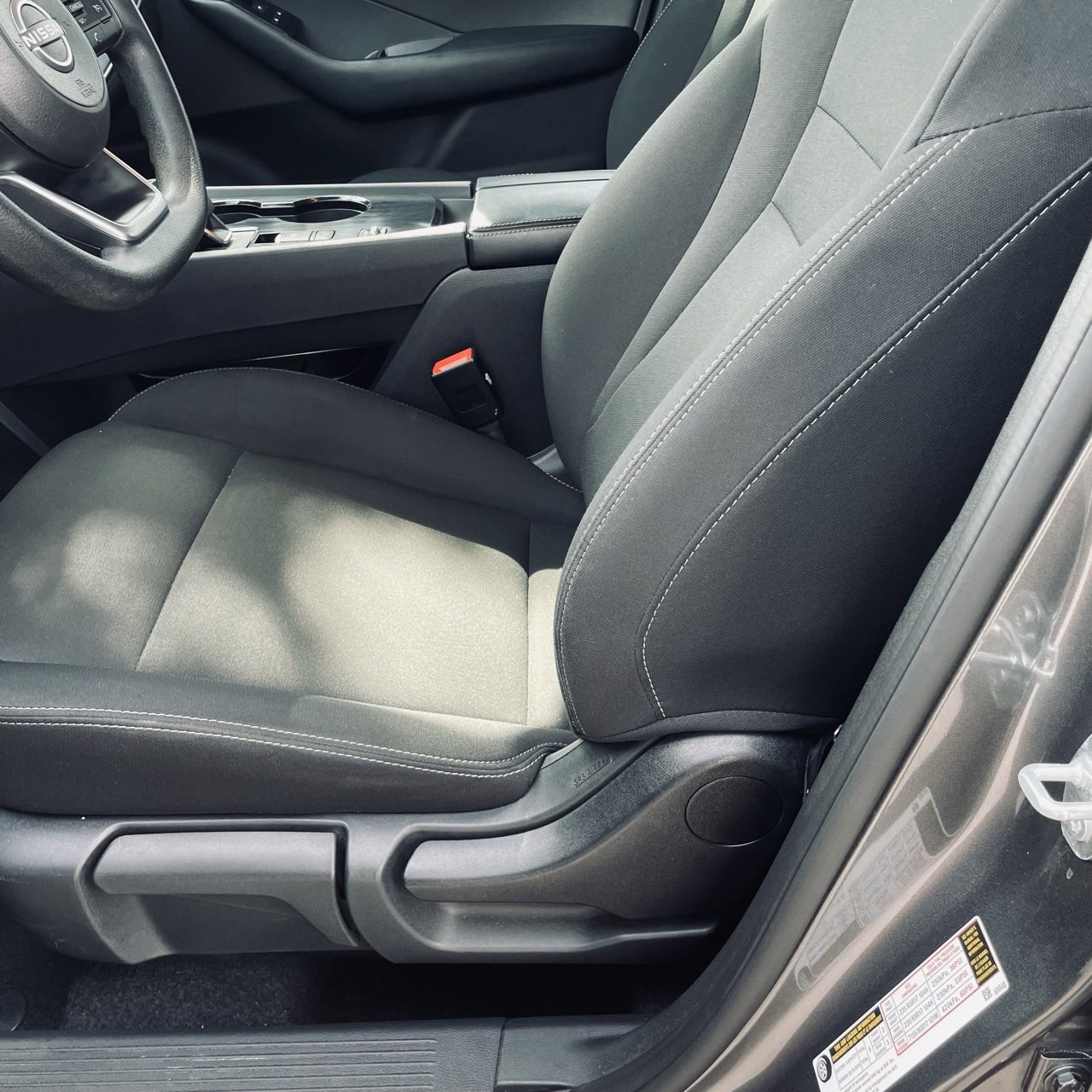 Used 2024 Nissan Rogue S image 21