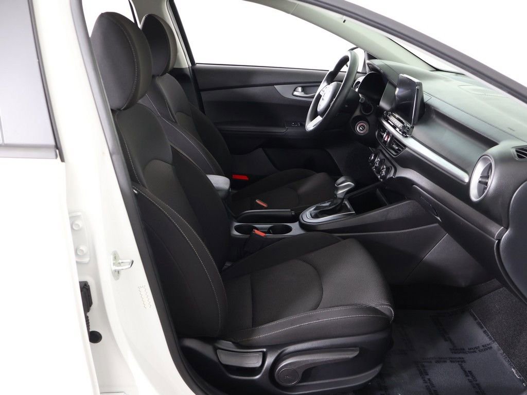 Used 2020 Kia Forte LXS FWD image 26