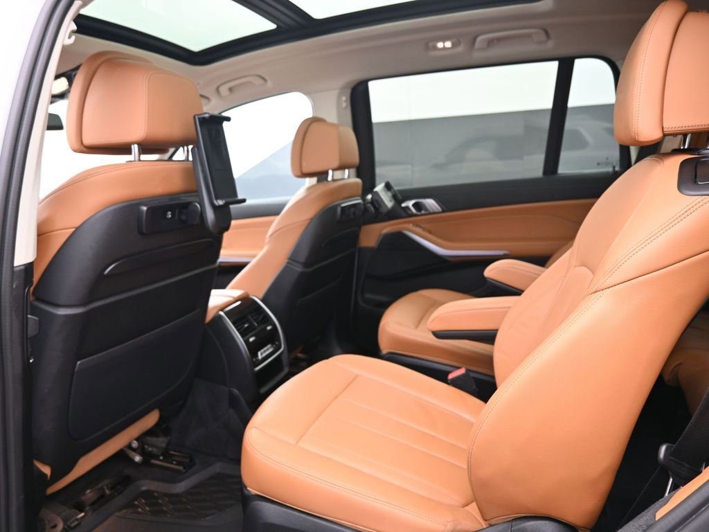 Used 2022 BMW X7 xDrive40i w/ Executive Package image 30
