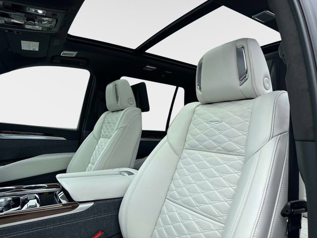 New 2026 Cadillac Escalade Platinum Sport w/ LPO, ONYX Package AWD/4WD image 21