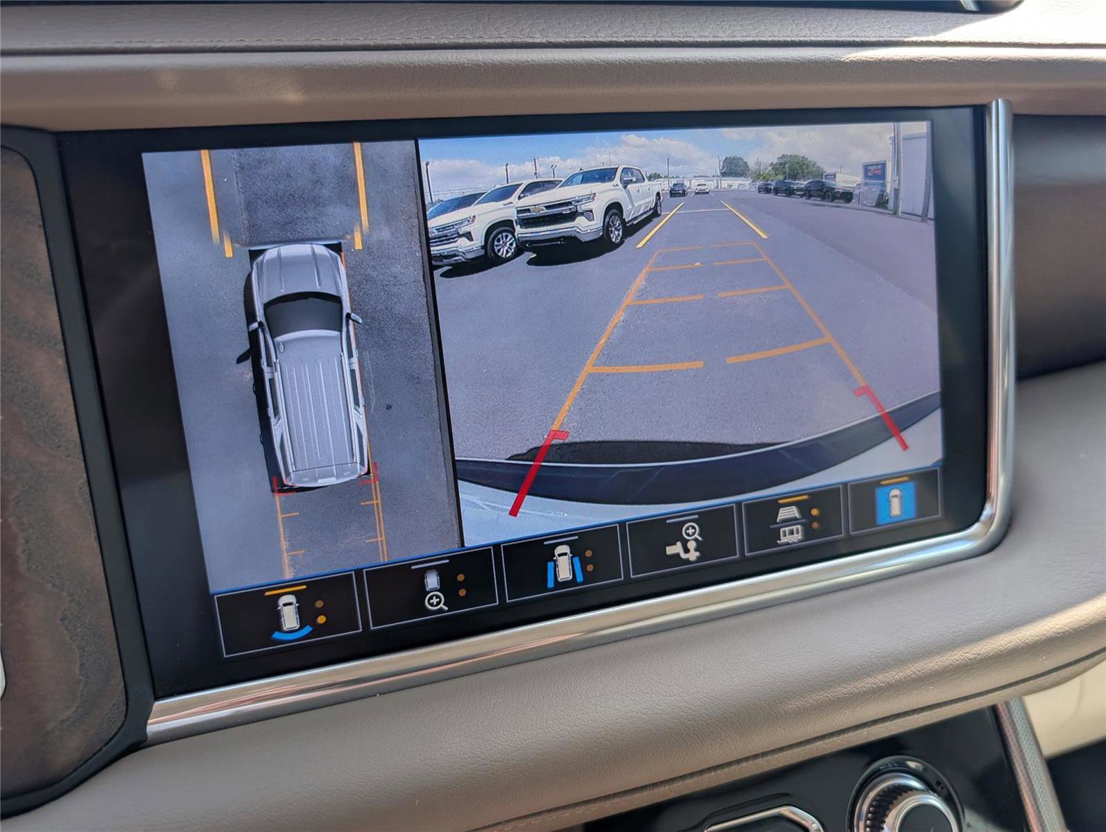 Used 2021 GMC Yukon Denali RWD image 16