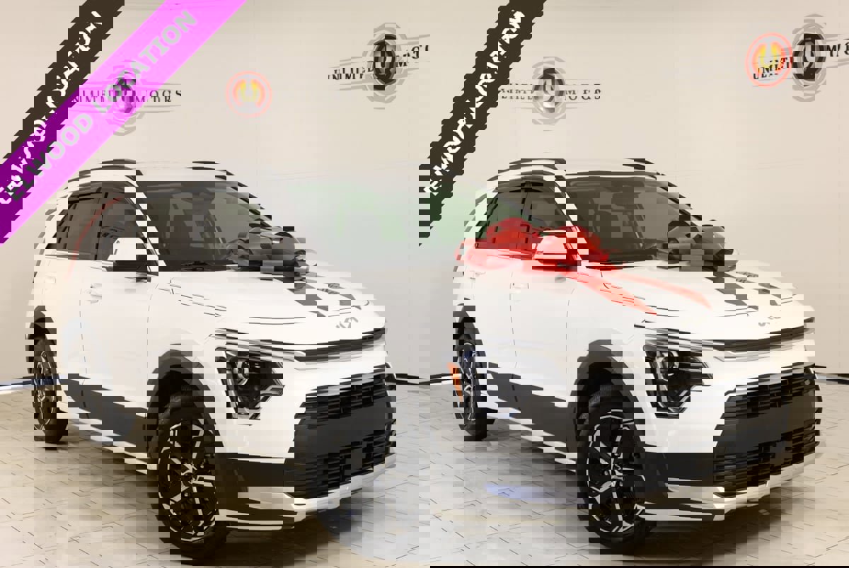 Used 2024 Kia Niro EX image 1