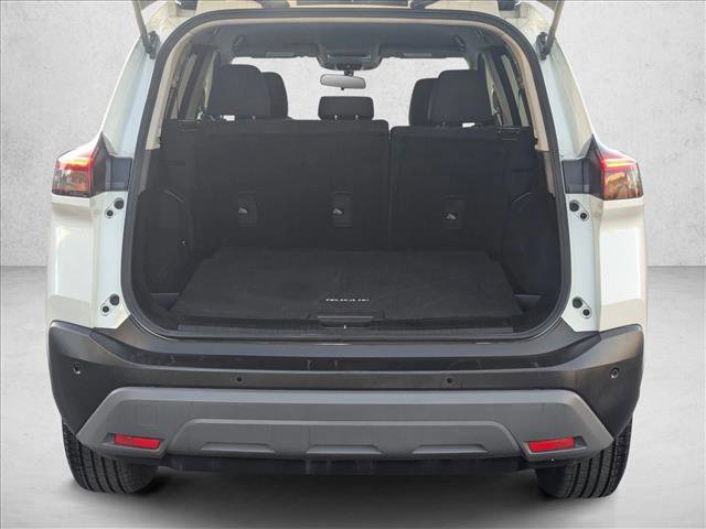 Used 2023 Nissan Rogue S image 6