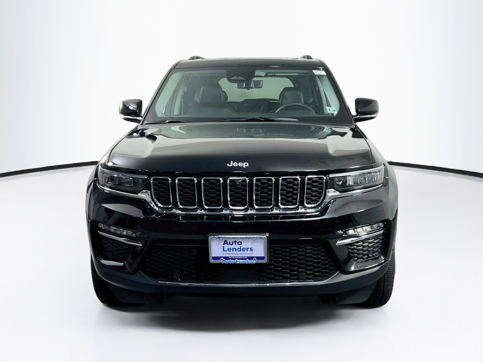 Used 2023 Jeep Grand Cherokee Limited w/ Luxury Tech Group II AWD/4WD image 2