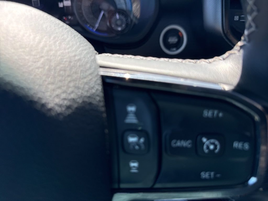 Used 2022 RAM 1500 Limited AWD/4WD image 17