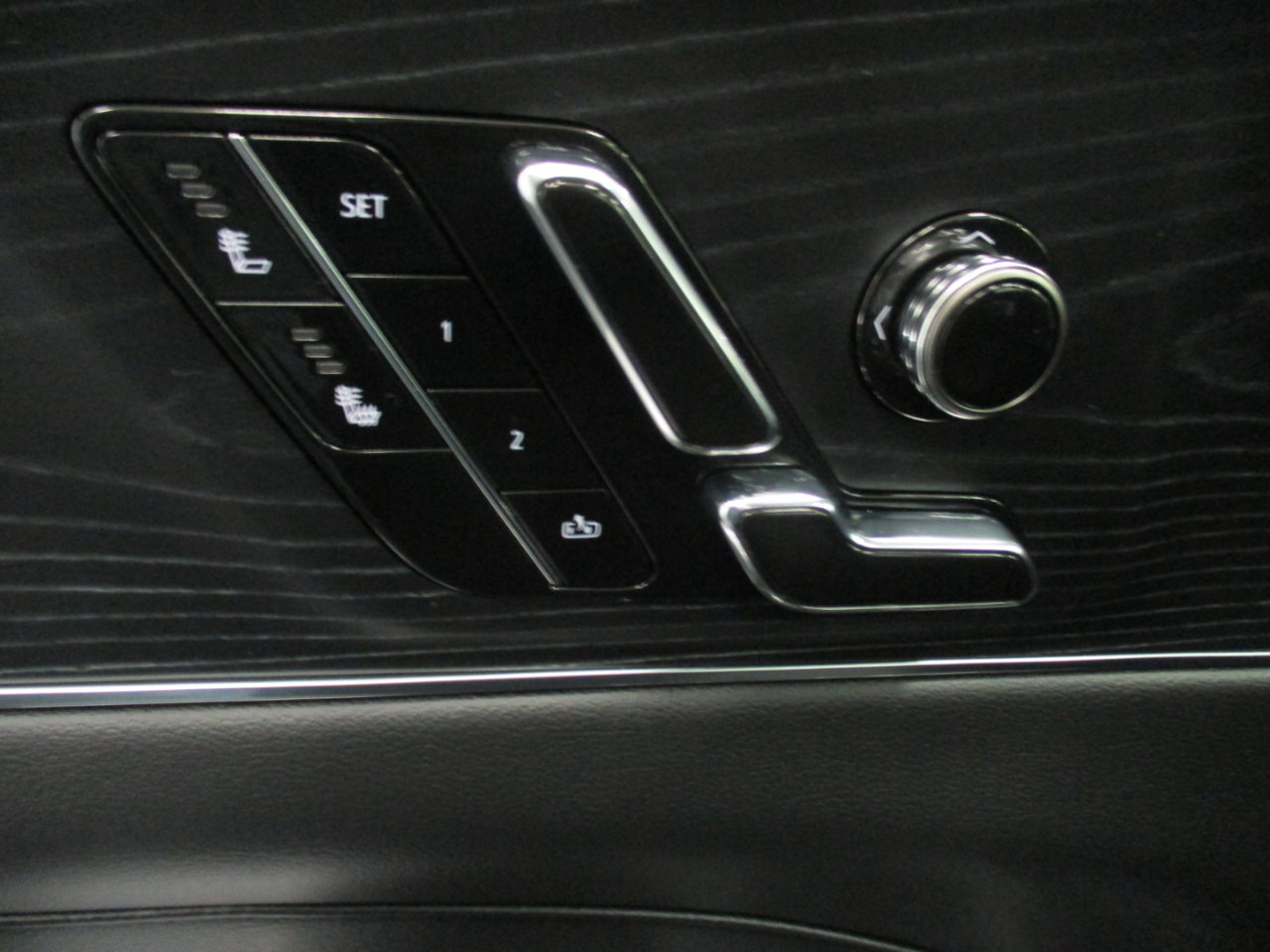 Used 2024 Cadillac Lyriq Sport image 17