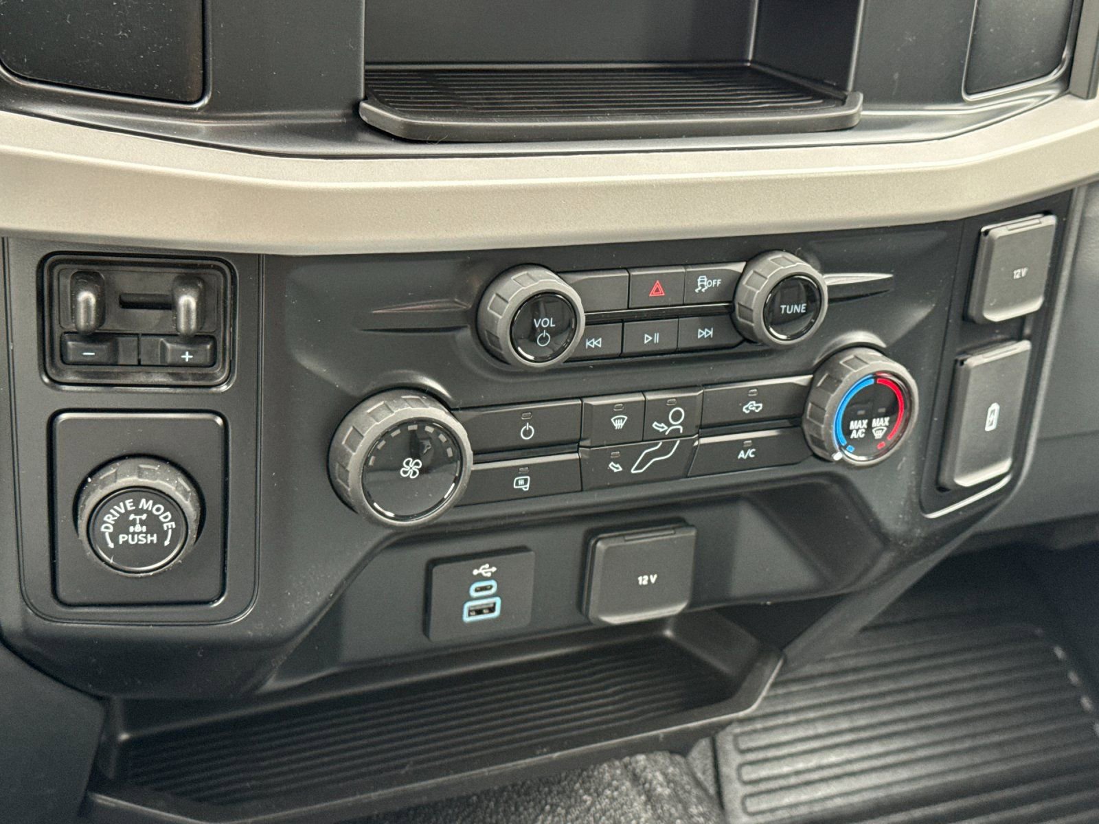 New 2026 Ford F250 XL w/ F-250 >10K GVWR Package image 20