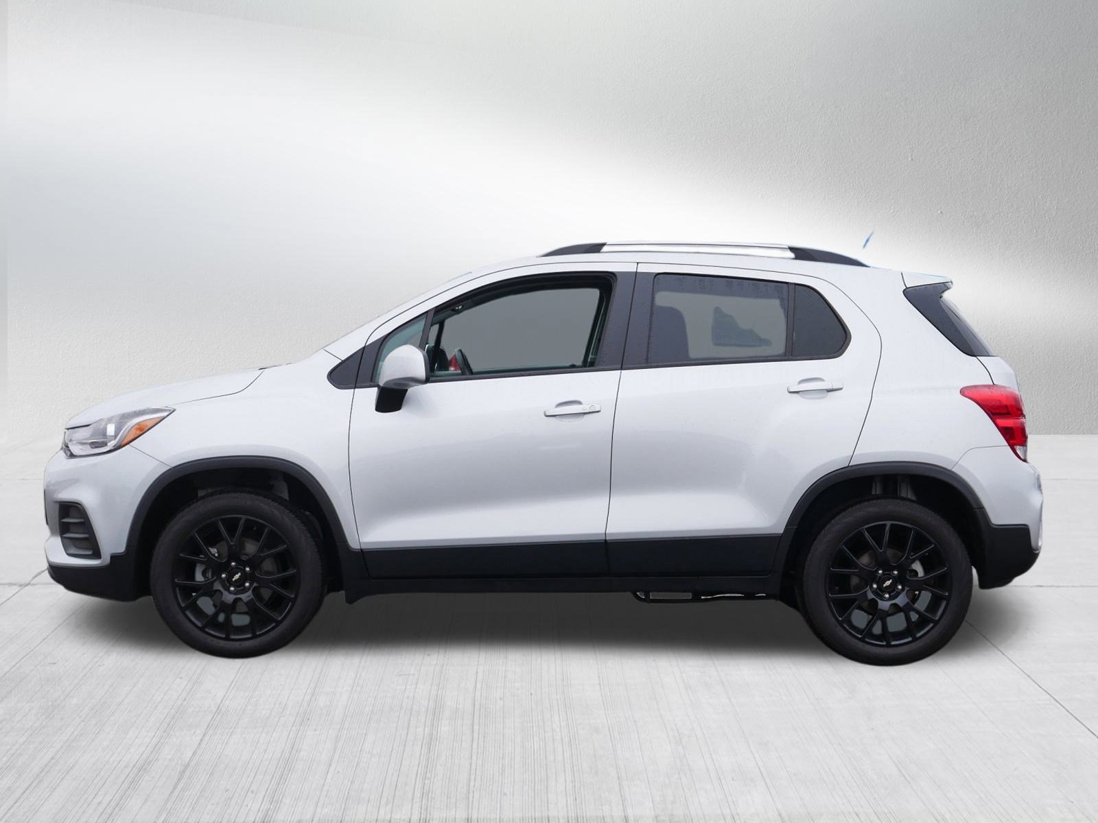 Used 2022 Chevrolet Trax LT w/ Sport Edition image 4