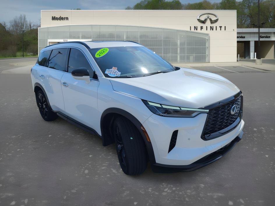 Certified 2025 INFINITI QX60 Luxe w/ Black Edition FWD image 2