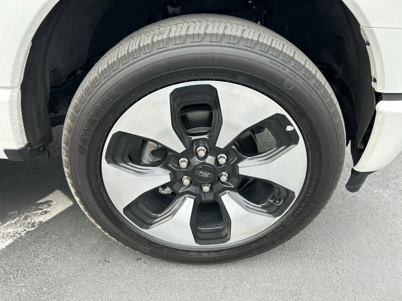 Certified 2024 Ford F150 Lightning Platinum image 39