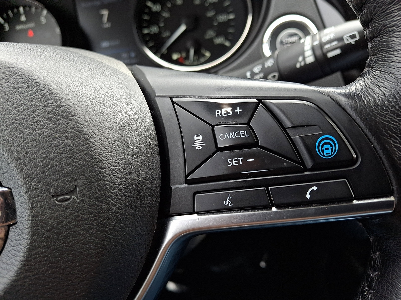 Used 2019 Nissan Rogue SV w/ Premium Package image 21