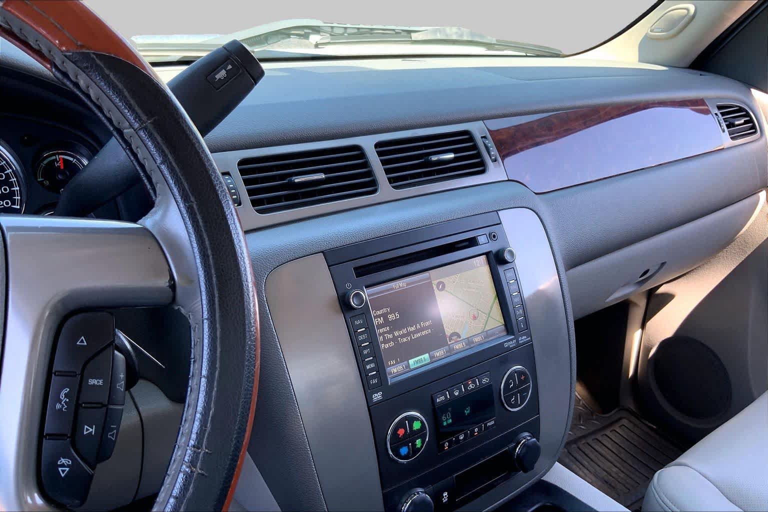 Used 2014 GMC Sierra 2500 SLT w/ Suspension Package, Off-Road AWD/4WD image 6