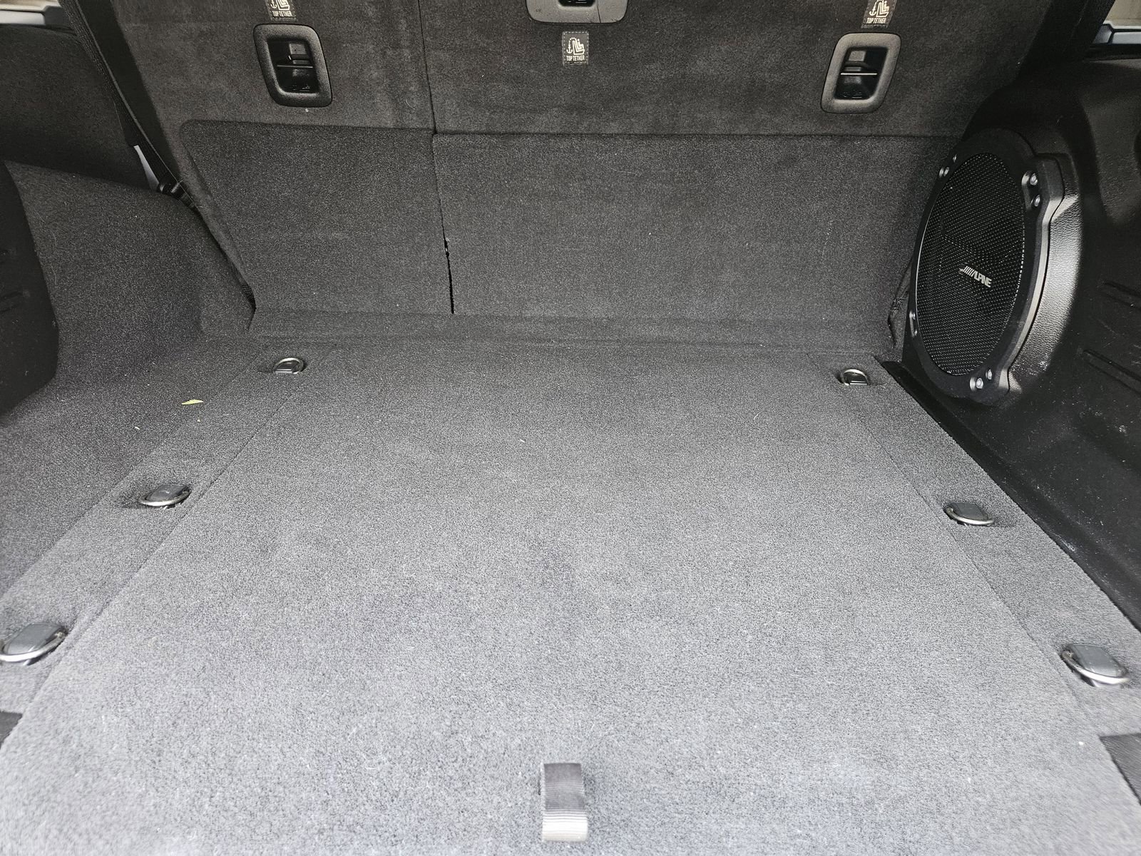 Used 2018 Jeep Wrangler Unlimited Sahara AWD/4WD image 35