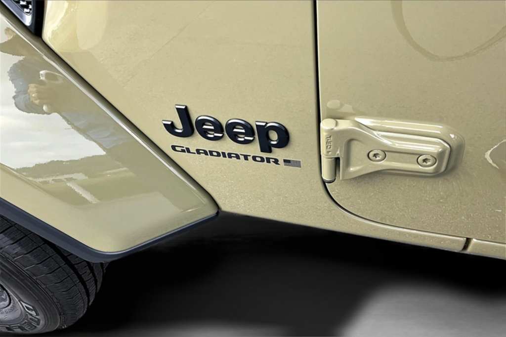 New 2025 Jeep Gladiator Sport AWD/4WD image 36
