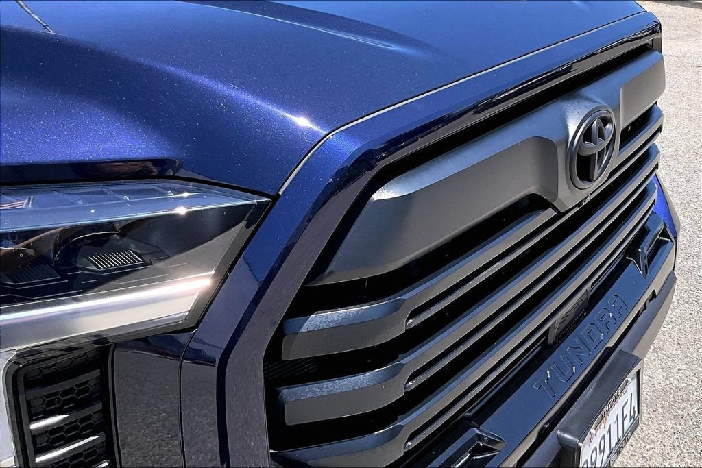 Used 2025 Toyota Tundra Limited AWD/4WD image 34