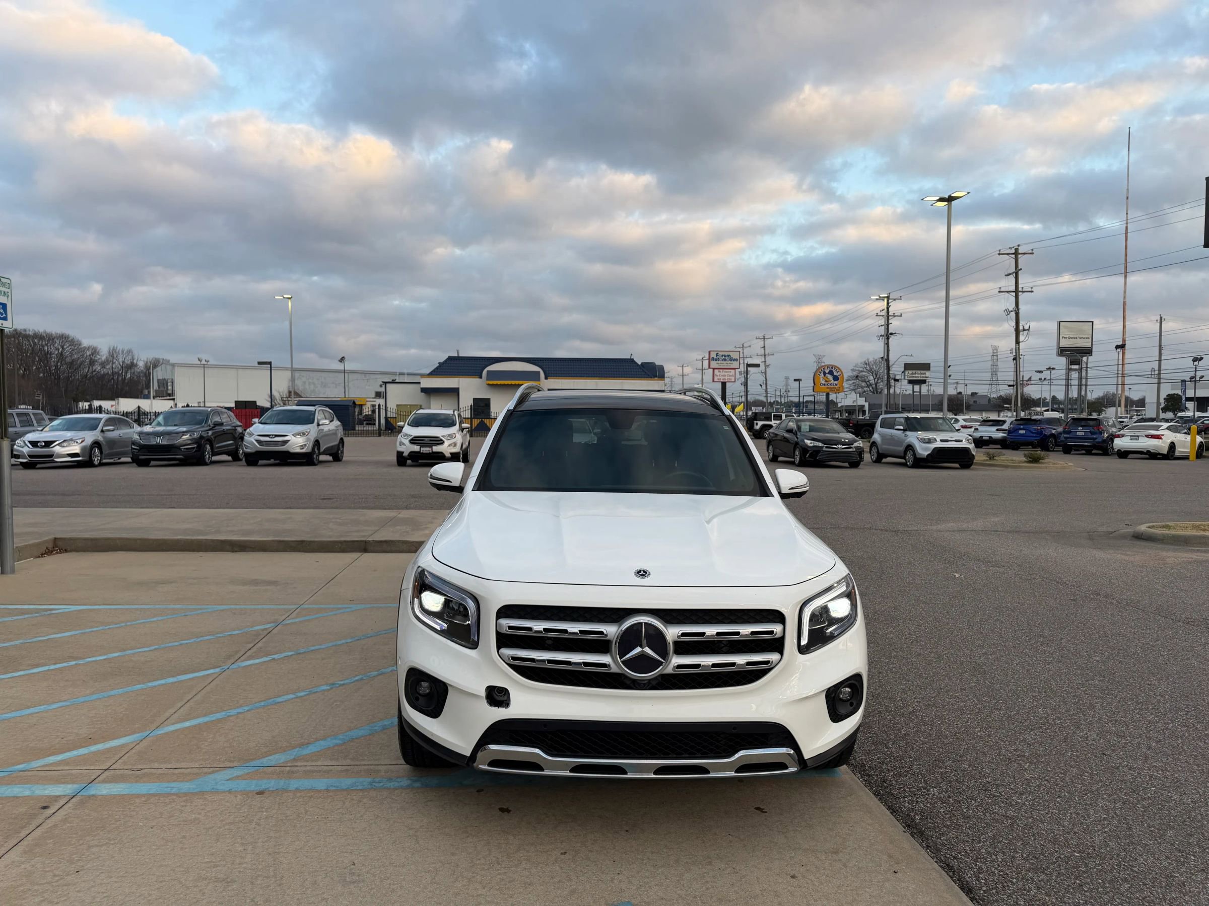 Used 2022 Mercedes-Benz GLB 250 4MATIC image 6