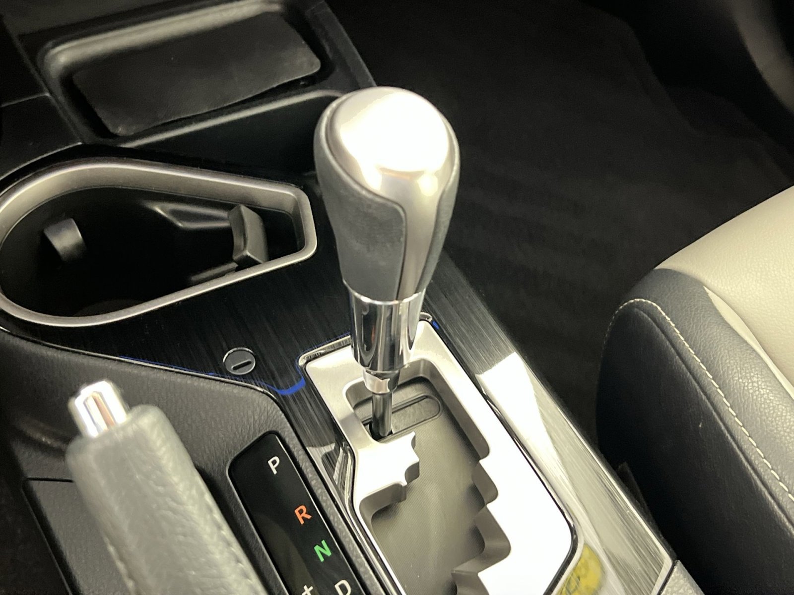 Used 2016 Toyota RAV4 Limited image 19