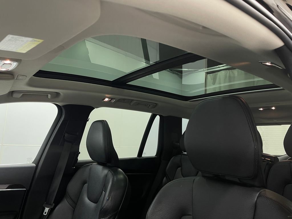 Used 2019 Volvo XC90 T5 Momentum w/ Protection Package Premier image 12