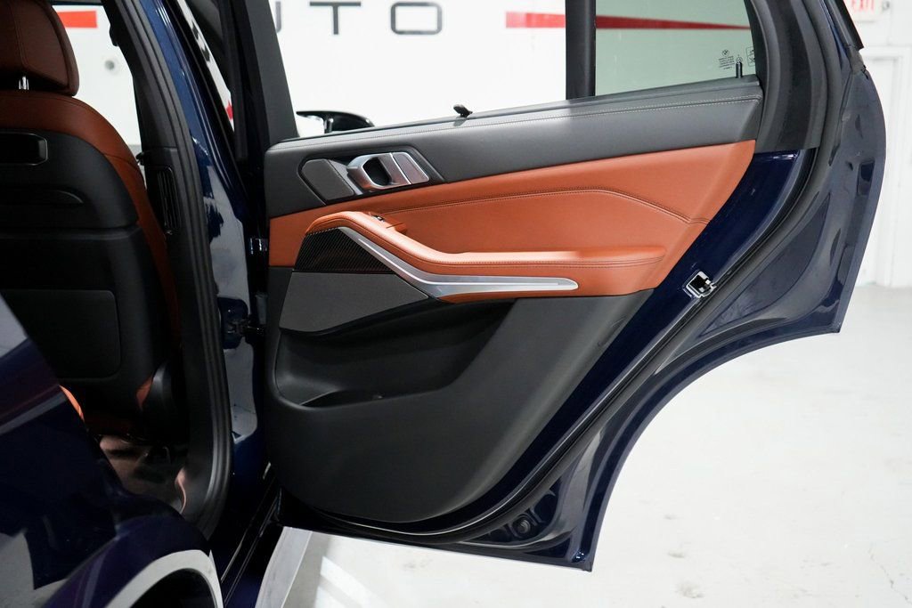 Used 2025 BMW X5 M60i image 39