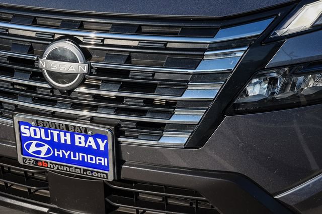 Used 2024 Nissan Rogue SV image 11